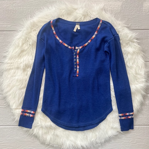 EUC [We The Free ✵ People] Blue Top + Embroidered Long Sleeve Henley Tee | Small - Picture 3 of 15